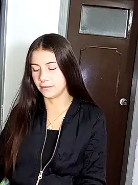 Snapshot of CharlotteSex_ chatting on 11/19/25, 09:20 CharlotteSex online show from 11/19/25, 09:20