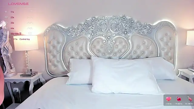 Sara Kartierr online show from 10/21/25, 11:55