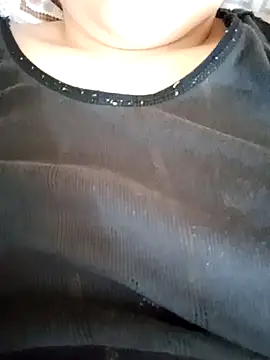 Snapshot of 706070 chatting on 11/09/25, 10:57 706070 online show from 11/09/25, 10:57