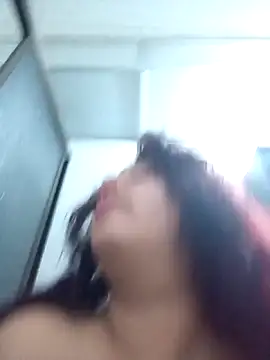 Snapshot of CloeStron chatting on 11/06/25, 03:13 CloeStron online show from 11/06/25, 03:13