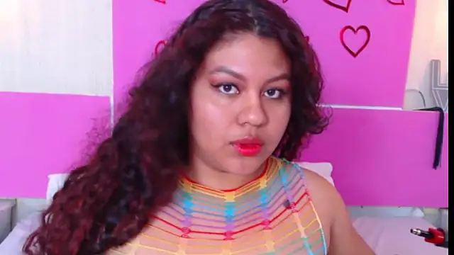 Snapshot of CloeStron chatting on 11/14/25, 07:23 CloeStron online show from 11/14/25, 07:23