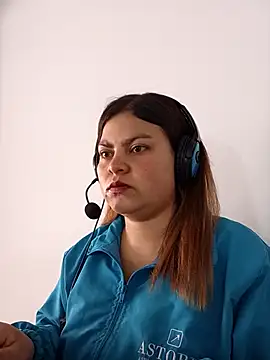 Snapshot of LUCIANA__99 chatting on 09/12/25, 03:01 LUCIANA 99 online show from 09/12/25, 03:01