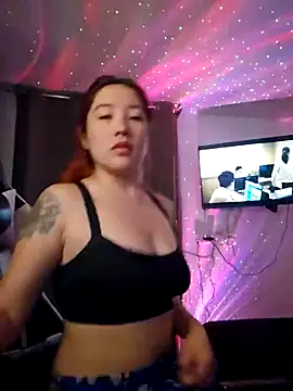 Snapshot of lunnaa_ chatting on 10/07/25, 03:25 lunnaa online show from 10/07/25, 03:25