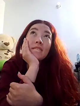 Snapshot of lunnaa_ chatting on 10/21/25, 05:08 lunnaa online show from 10/21/25, 05:08