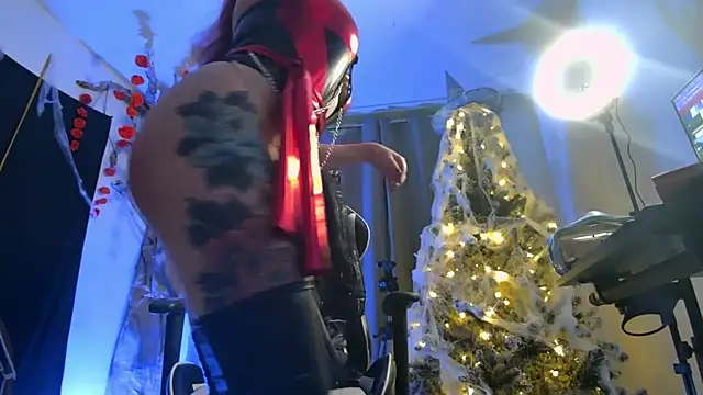 Snapshot of lunnaa_ chatting on 11/06/25, 02:56 lunnaa online show from 11/06/25, 02:56