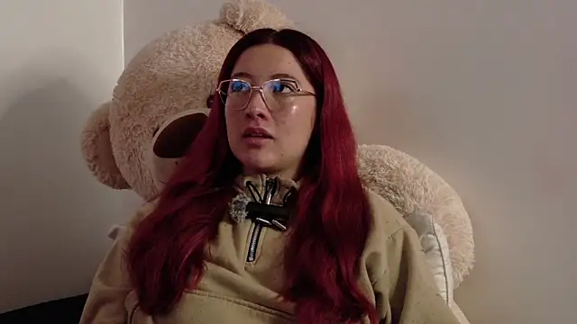 Snapshot of lunnaa_ chatting on 11/07/25, 04:01 lunnaa online show from 11/07/25, 04:01