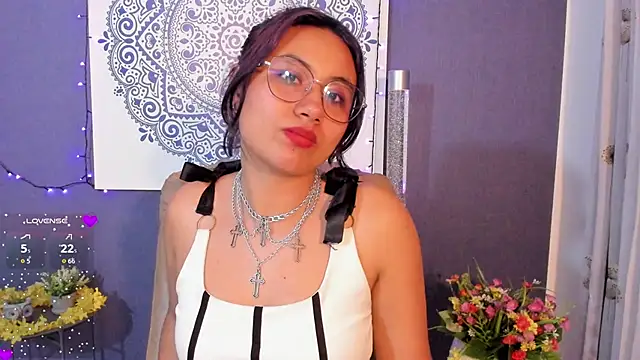 Snapshot of Nova_allen chatting on 09/22/25, 11:18 Nova allen online show from 09/22/25, 11:18