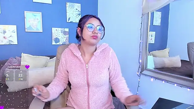 Snapshot of Nova_allen chatting on 11/13/25, 12:31 Nova allen online show from 11/13/25, 12:31