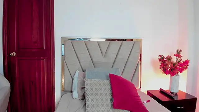 SerenaAveline online show from 10/12/25, 04:50