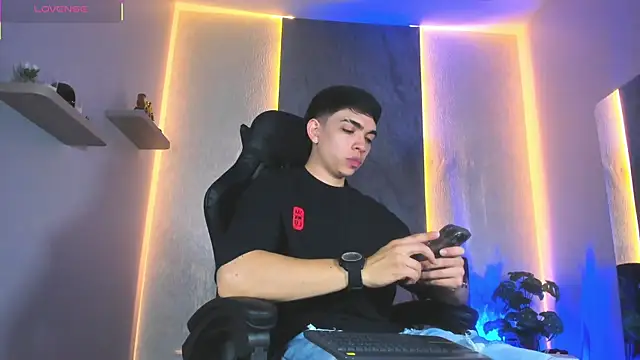 Eryonbradley online show from 06/12/26, 12:09