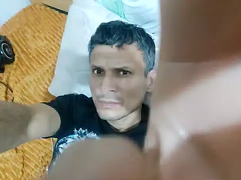 Snapshot of luislimafuego chatting on 11/23/25, 06:13 luislimafuego online show from 11/23/25, 06:13