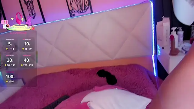 Snapshot of veronica_hill_ chatting on 11/18/25, 07:13 veronica hill online show from 11/18/25, 07:13