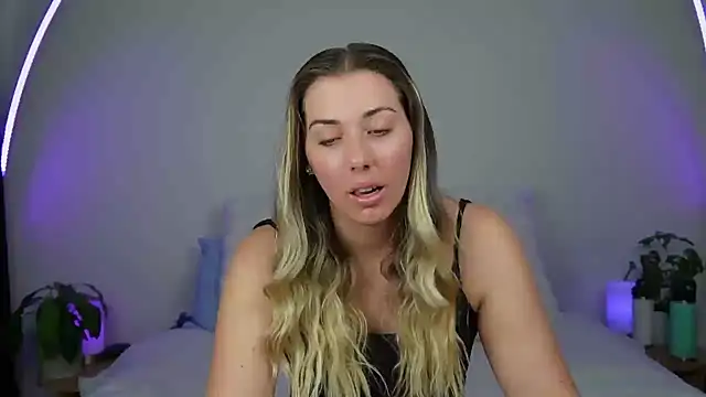 louiseberkeley online show from 10/04/25, 04:21