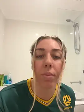 louiseberkeley online show from 06/26/26, 04:39