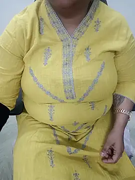 Snapshot of Bhabhiji1 chatting on 04/02/26, 06:55 Bhabhiji1 online show from 04/02/26, 06:55