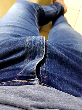 Snapshot of JoaoPedro17cm chatting on 09/30/25, 01:05 JoaoPedro17cm online show from 09/30/25, 01:05