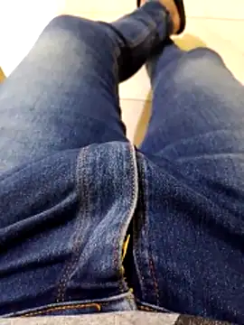 Snapshot of JoaoPedro17cm chatting on 10/14/25, 01:56 JoaoPedro17cm online show from 10/14/25, 01:56