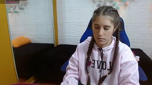 Snapshot of karlarousex chatting on 09/26/25, 02:59 karlarousex online show from 09/26/25, 02:59