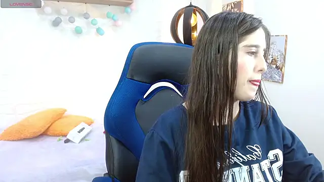 Snapshot of karlarousex chatting on 10/15/25, 03:28 karlarousex online show from 10/15/25, 03:28