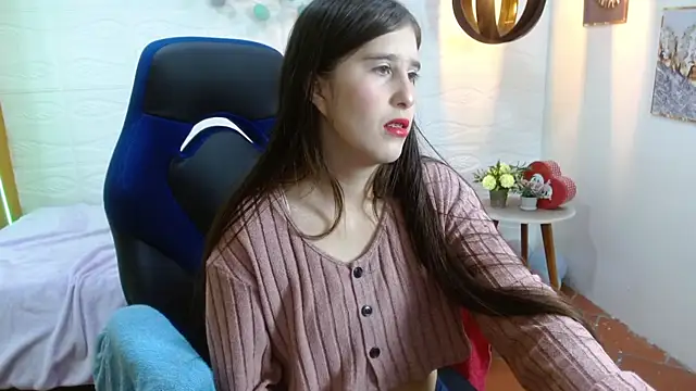 Snapshot of karlarousex chatting on 10/19/25, 02:45 karlarousex online show from 10/19/25, 02:45