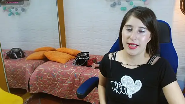 Snapshot of karlarousex chatting on 11/03/25, 10:21 karlarousex online show from 11/03/25, 10:21