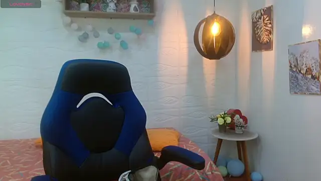 Snapshot of karlarousex chatting on 11/07/25, 02:44 karlarousex online show from 11/07/25, 02:44