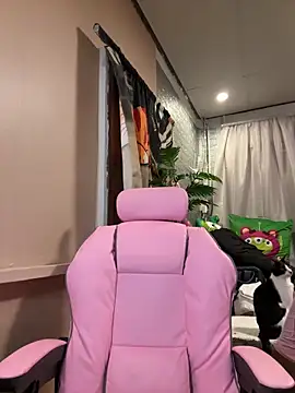 Kath C online show from 10/18/25, 06:37