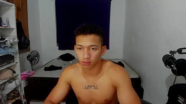 Snapshot of JuanchiT66 chatting on 10/30/25, 05:20 JuanchiT66 online show from 10/30/25, 05:20