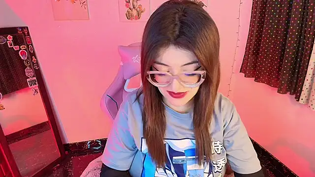 Snapshot of isaferrer06 chatting on 11/20/25, 04:56 isaferrer06 online show from 11/20/25, 04:56