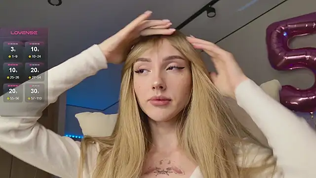 Lunainnk online show from 11/17/25, 06:57