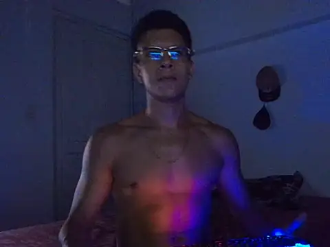 AngelSaloh online show from 12/22/25, 12:51