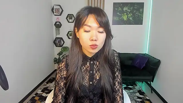 LunaPurrr online show from 10/10/25, 11:26