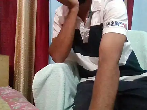 Snapshot of creativecommin chatting on 10/13/25, 10:37 creativecommin online show from 10/13/25, 10:37