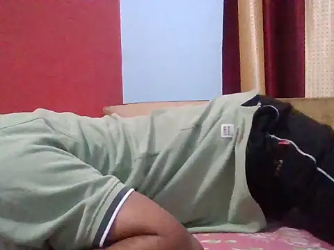 Snapshot of creativecommin chatting on 10/21/25, 07:14 creativecommin online show from 10/21/25, 07:14