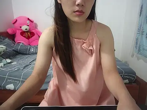 Snapshot of Linda-24 chatting on 10/01/25, 08:04 Linda-24 online show from 10/01/25, 08:04