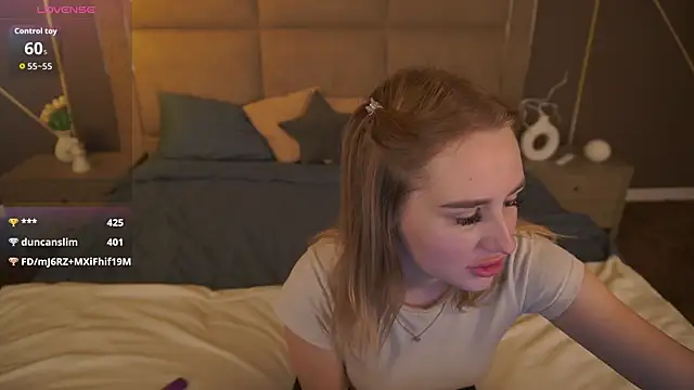 Snapshot of GabriellaJass chatting on 10/08/25, 04:43 GabriellaJass online show from 10/08/25, 04:43