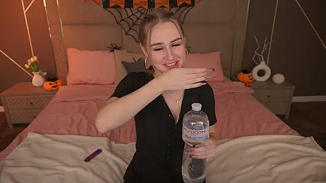 Snapshot of GabriellaJass chatting on 11/03/25, 09:32 GabriellaJass online show from 11/03/25, 09:32