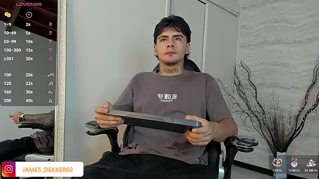 JamesDeker online show from 10/15/25, 08:09