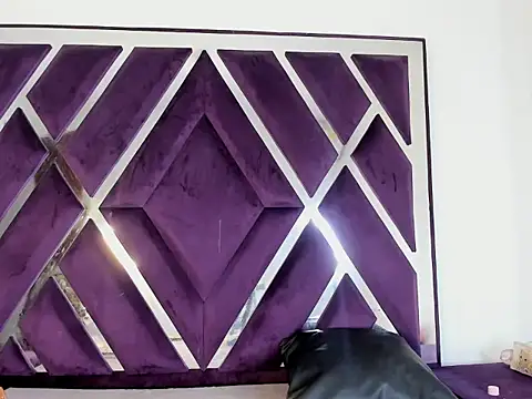 luzenaasm online show from 09/28/25, 04:40