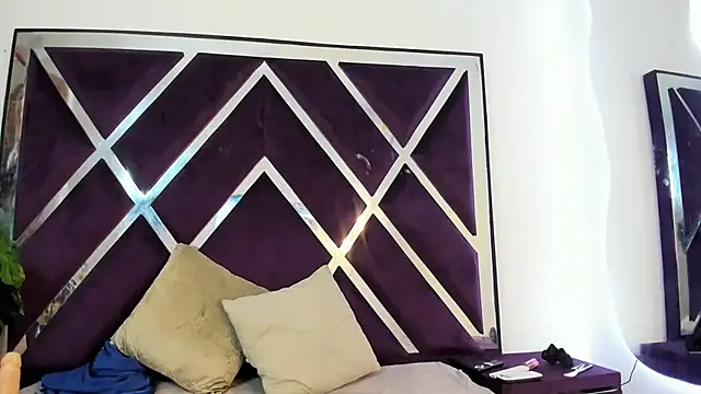 luzenaasm online show from 10/13/25, 04:34