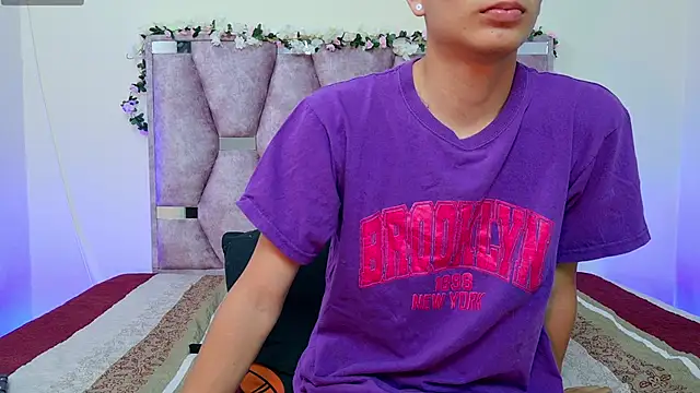 Snapshot of lana_and_liam_ chatting on 10/15/25, 10:26 lana and liam online show from 10/15/25, 10:26