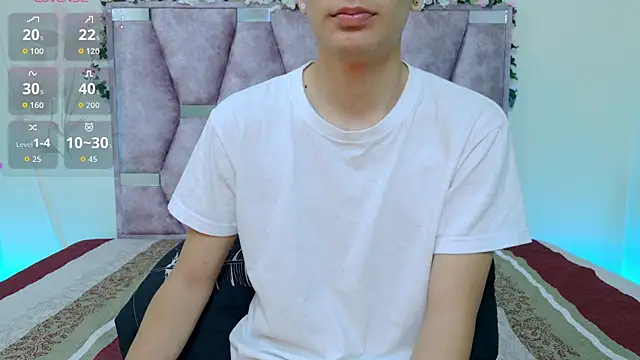 Snapshot of lana_and_liam_ chatting on 10/20/25, 10:27 lana and liam online show from 10/20/25, 10:27