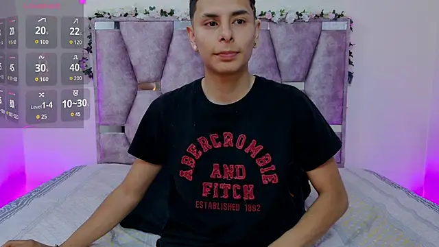 Snapshot of lana_and_liam_ chatting on 10/25/25, 10:34 lana and liam online show from 10/25/25, 10:34