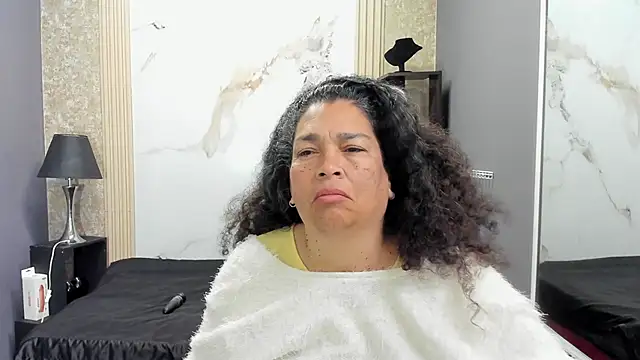 NinaBlazee online show from 10/19/25, 10:49