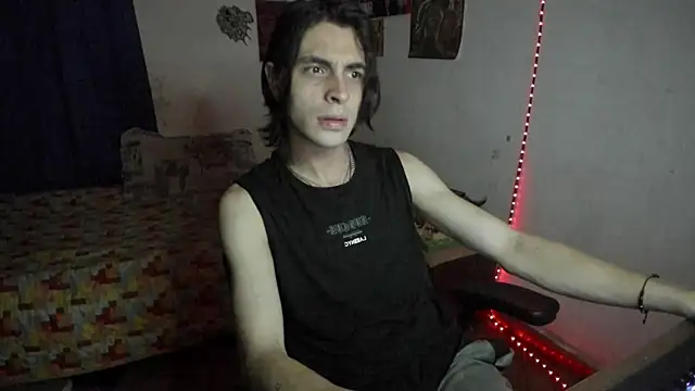 Snapshot of golden_ryyan chatting on 08/05/26, 11:46 golden ryyan online show from 08/05/26, 11:46