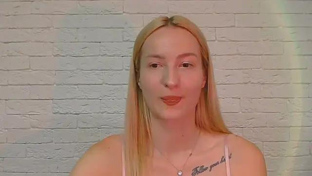 Snapshot of Alice_Sweet_01 chatting on 06/17/26, 08:21 Alice Sweet 01 online show from 06/17/26, 08:21