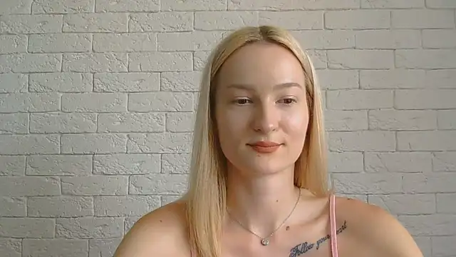Snapshot of Alice_Sweet_01 chatting on 06/23/26, 11:41 Alice Sweet 01 online show from 06/23/26, 11:41