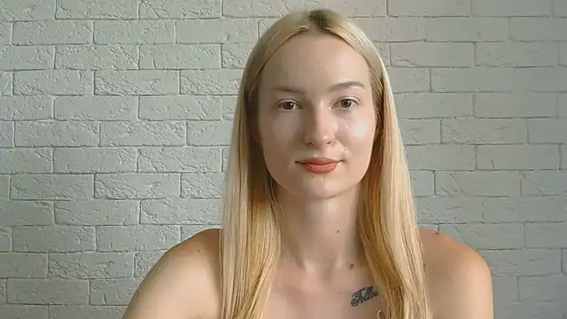 Snapshot of Alice_Sweet_01 chatting on 06/26/26, 11:03 Alice Sweet 01 online show from 06/26/26, 11:03
