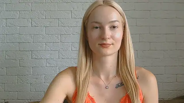 Snapshot of Alice_Sweet_01 chatting on 07/21/26, 12:18 Alice Sweet 01 online show from 07/21/26, 12:18