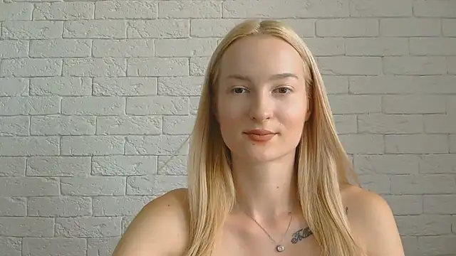 Snapshot of Alice_Sweet_01 chatting on 07/25/26, 11:30 Alice Sweet 01 online show from 07/25/26, 11:30